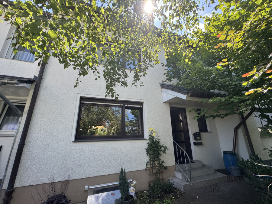 Familienfreundliches Reihenmittelhaus in Bielefeld-Ummeln - Hausansicht (19046)