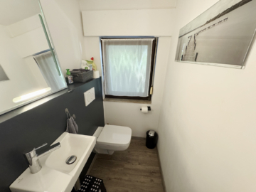 Familienfreundliches Reihenmittelhaus in Bielefeld-Ummeln - Gäste-WC