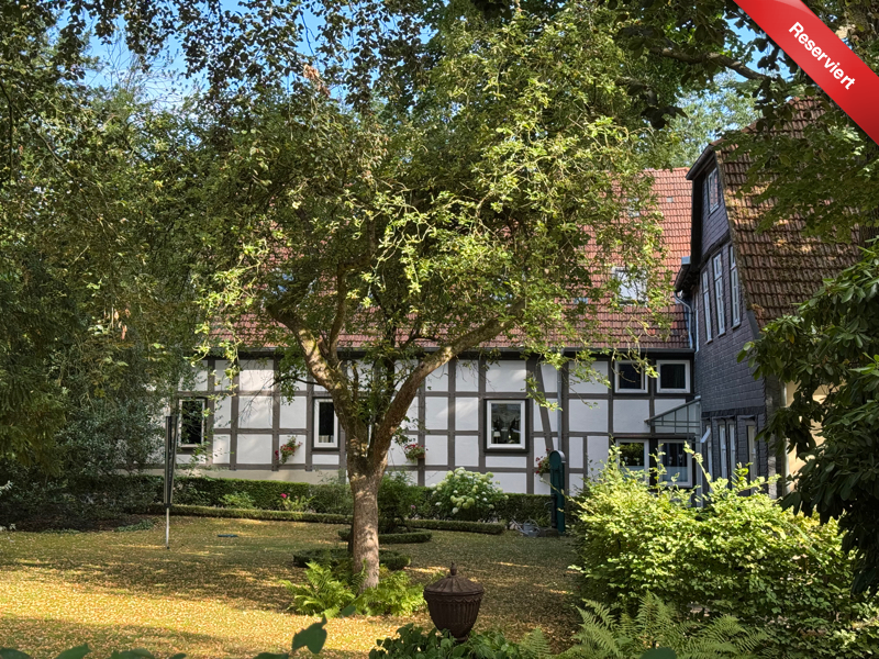 Großzügiges Wohnen im Herzen von Schildesche - Hausansicht Seite