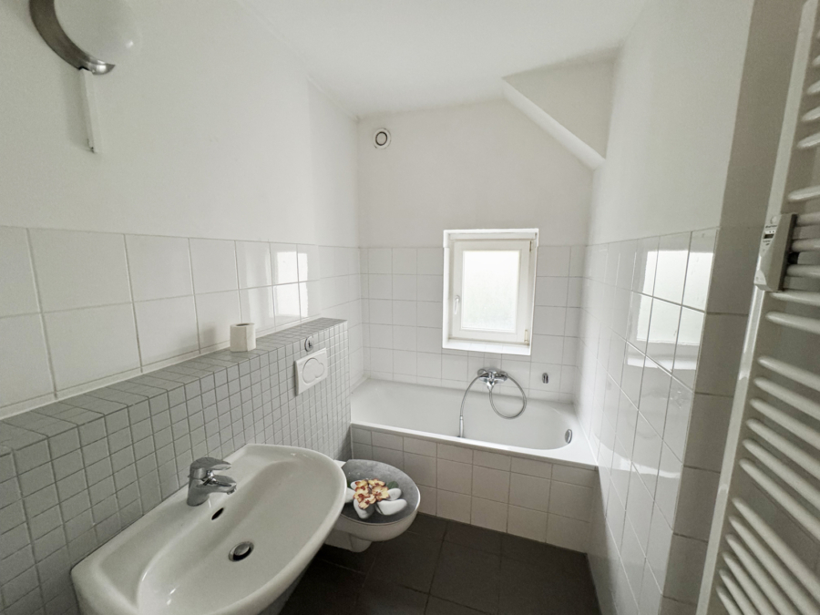 Dreifamilienhaus im Herzen von Bielefeld-Brackwede - Bad Erdgeschoss (19258)