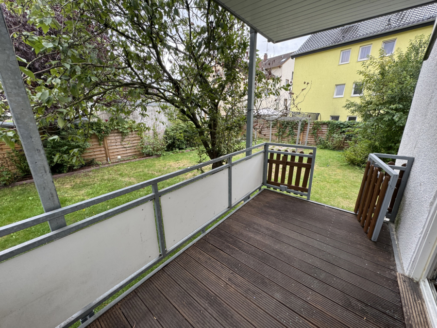 Dreifamilienhaus im Herzen von Bielefeld-Brackwede - Balkon Erdgeschoss (19259)