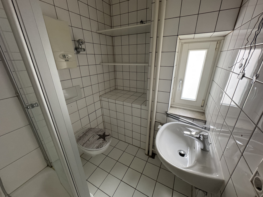 Dreifamilienhaus im Herzen von Bielefeld-Brackwede - Duschbad im Obergeschoss (19266)