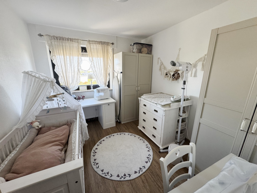 Attraktiver Pärchentipp in Bielefeld-Hillegossen! - Kinder-Arbeitszimmer (19081)