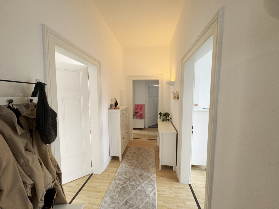 Altbau in beliebter City-Lage! - Flur Obergeschoss (19221)