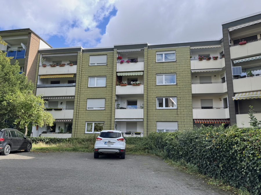 Gut geschnittene ETW mit TG in Bielefeld-Brackwede - Hausansicht (19168)
